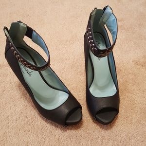Miranda Lambert pumps